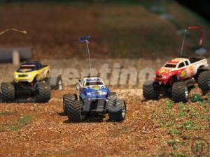 2-RC OFFROAD CHALLENGE / MINI MONSTER TRUCK BAHN