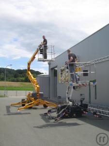 4-Gelenkarbeitsbühne auf Raupenfahrwerk, 80cm breit, 14m Arbeitshöhe, mit Autoanänge...