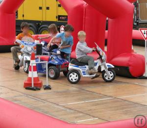 3-Kartbahn, Elektro Kart, Kinder Elektroautos, Hüpfburg, Kinderkart, Gokart, Kinderprogramm, A...