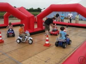 3-Kartbahn, Elektro Kart, Elektroautos, Hüpfburg, Kinderkart, Gokart, Kinderprogramm, Auto Kar...