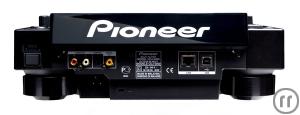 2-Pioneer CDJ-2000