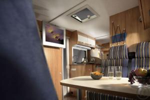 2-Wohnmobil  T 680 Adv.