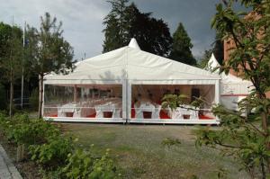 1-Partyzelt 10 m breit / per m²