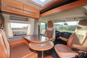 2-Wohnmobil Euramobil Integra Line 720 EB