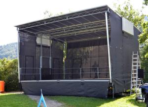 1-Bühnentrailer / Anhängerbühne 8m x 6m Bühnenfläche | Stagepartner Freest...