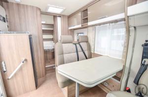 3-Wohnmobil LMC Element T608