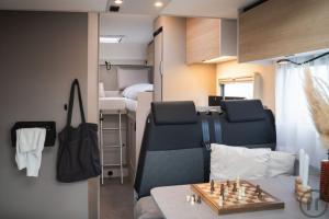 2-Wohnmobil LMC Tracer 690 EL