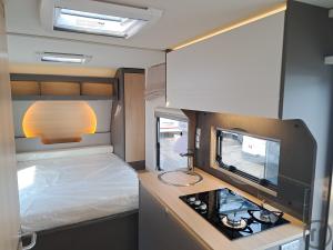 3-Wohnwagen LMC Videro 450 D