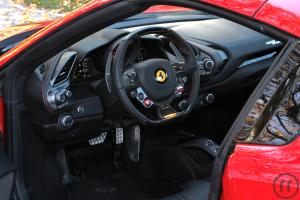 2-Ferrari 488 Spider - Fahren Sie das brandneue Ferrari-Turbo-Cabrio