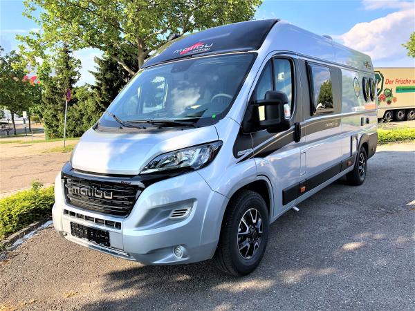 1-Malibu Van Charming GT 640, Wohnmobil mit Längsbett, Model 2020, inkl. Camping-Möbel, W...