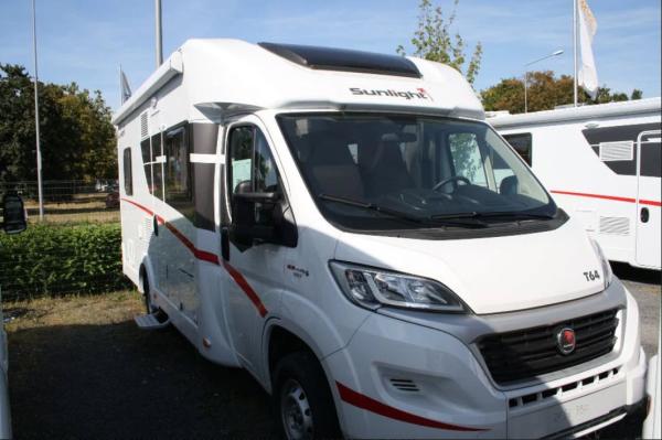 Wohnmobil Teilintegriert mit Doppelbett, Sunlight T64 ohne Hubbett