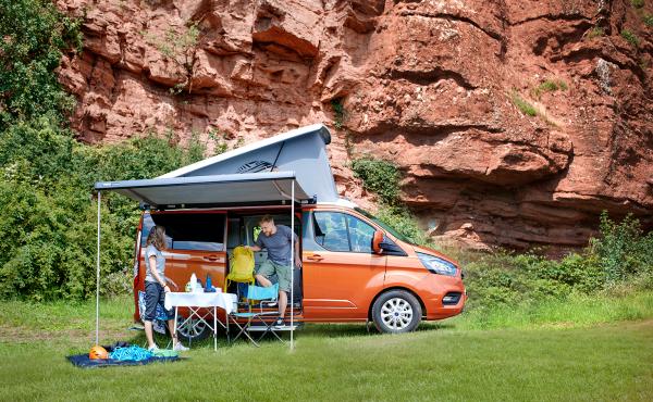 1-Camper Van mit Küche & Aufstelldach