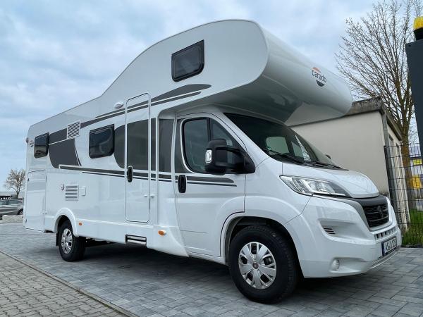 Carado A 464 - Alkoven bis 6 Personen - Wohnmobil Mieten