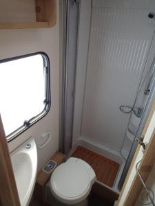 6-Sunlight T 64 Teilintegriertes Wohnmobil für bis zu 4 Personen