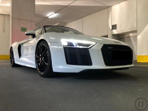 AUDI R8 V10 SPYDER - IM HECK SCHLÄGT EIN ECHTES LAMBORGHINI-HERZ - STARTEN SIE LOS!